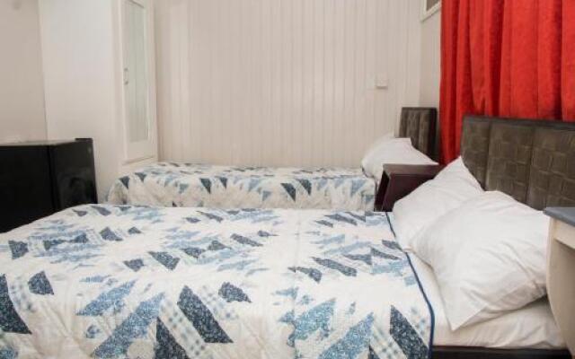 Windjammer International Cuisine & Comfort Inn