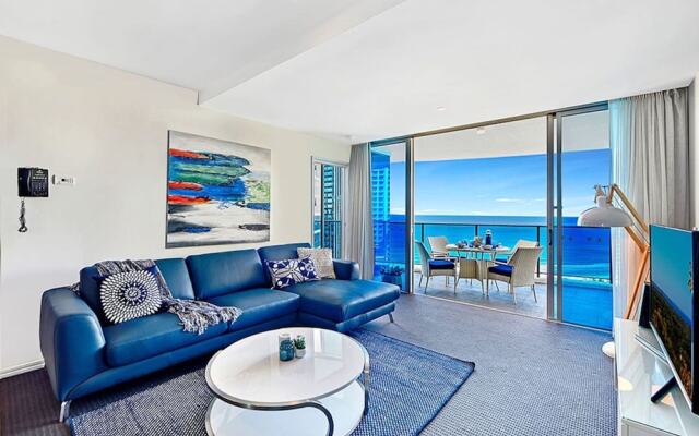 Luxurious Apartment, Heart of Surfers