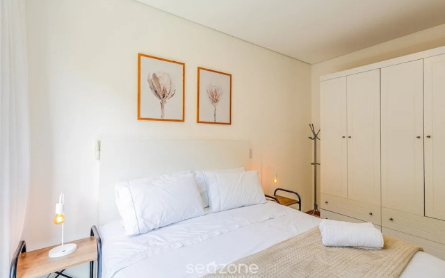 Modern apt With Pool Near the Beach Avr0203