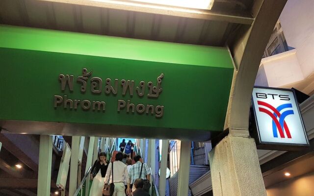 Sukhumvit In The Park BTS PhromPhong