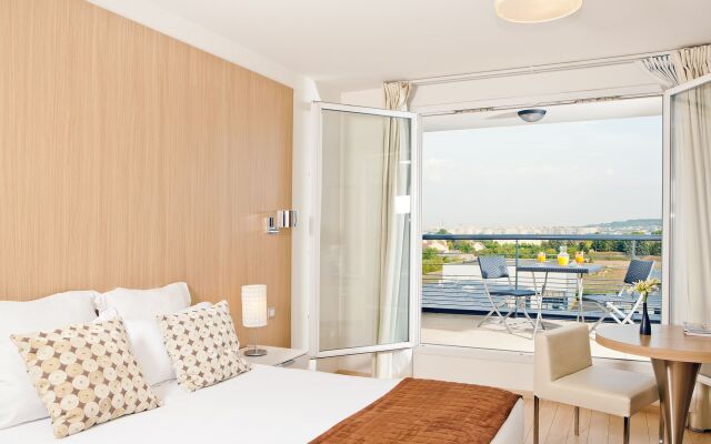 Residhome Carrières La Défense