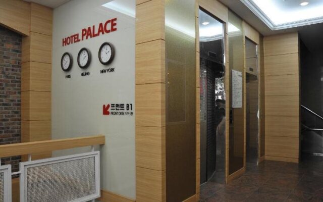Palace Tourist Hotel