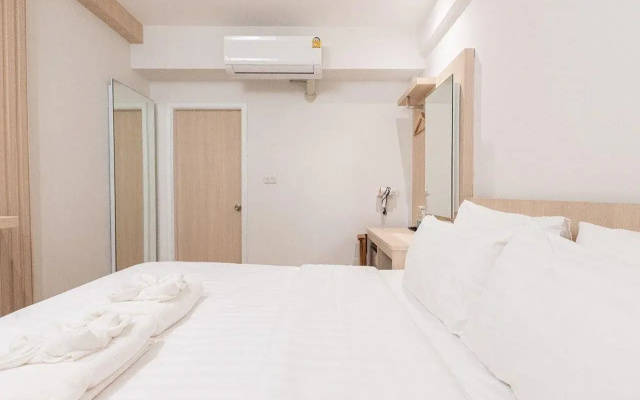 Zhennan Teabar Hotel