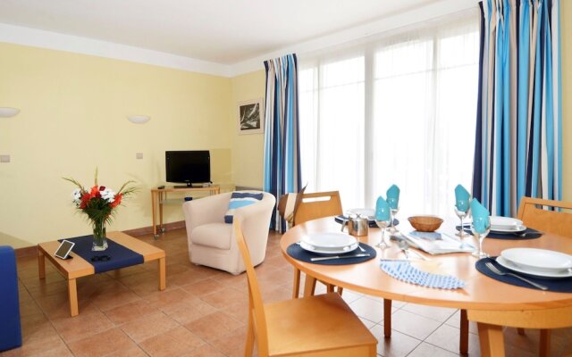 Semi-Detached Holiday Home in Green Surroundings