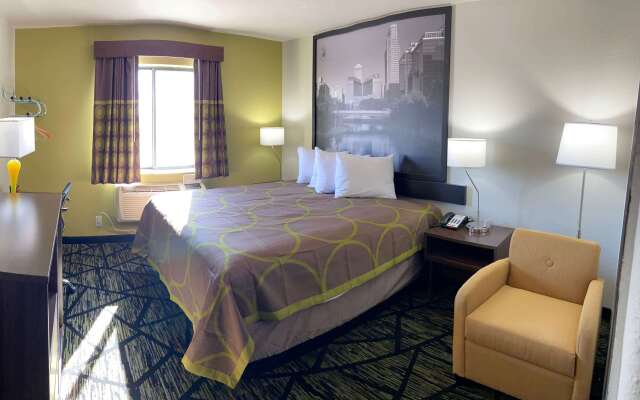 Super 8 by Wyndham York NE