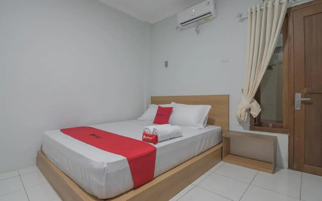 RedDoorz near RSUD Dr. Abdul Aziz