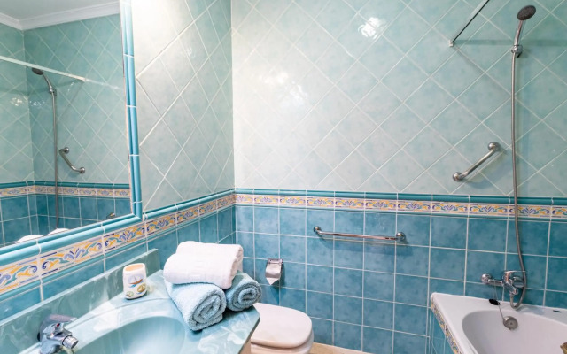 Paradise Court Aparthotel