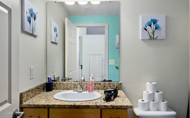 Trifecta 2BR Modern & Spacious Superhost