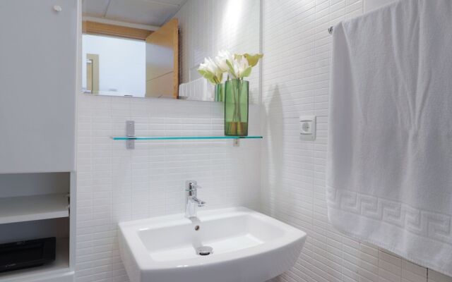 Open Plan Studio in Carreteria