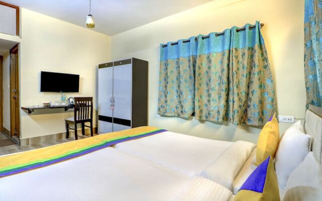 Treebo Trip Ashraya Inn