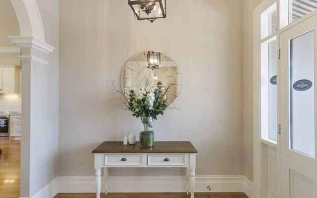 Grandview Accommodation - The Elm Tree Apartments