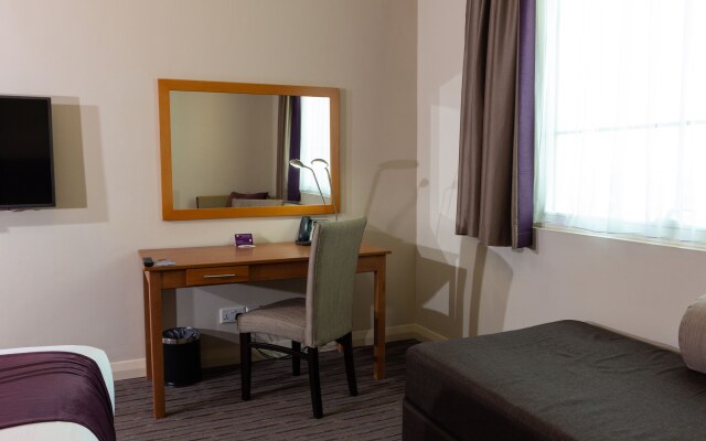 Premier Inn Abu Dhabi Airport (Business Park)