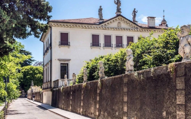 Stunning 6-bed Private Villa With Pool Near Venice