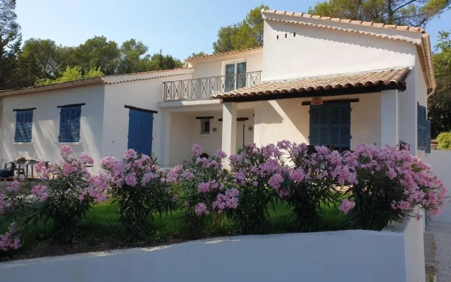 La Bastide Blanche Magnifique villa 5 étoiles 5 chambres et piscine privée sur 6500 m VAR