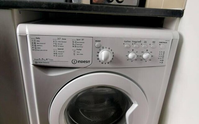 Stylish Luton Apartment With Wi-fi & Free Parking