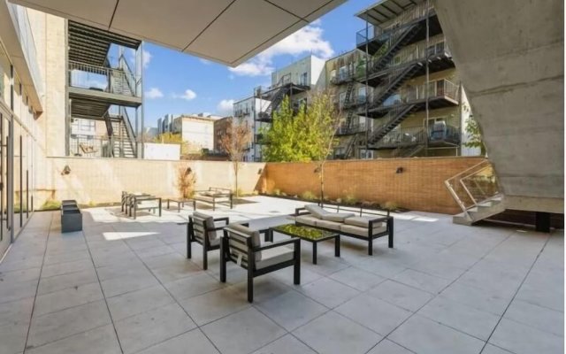 NEW Fab 4 BR - Outdoor Deck - gym - Mins to NYC