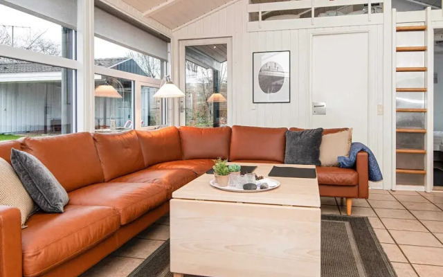 10 Person Holiday Home in Allingabro-by Traum