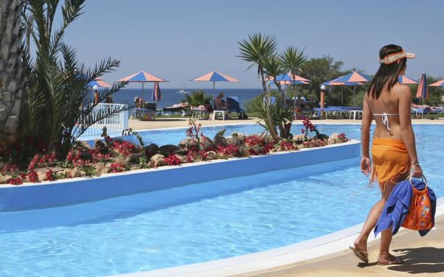 Corallia Beach Hotel Apartments