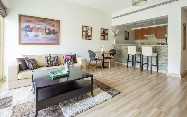 Spacious 1BR in The Greens!