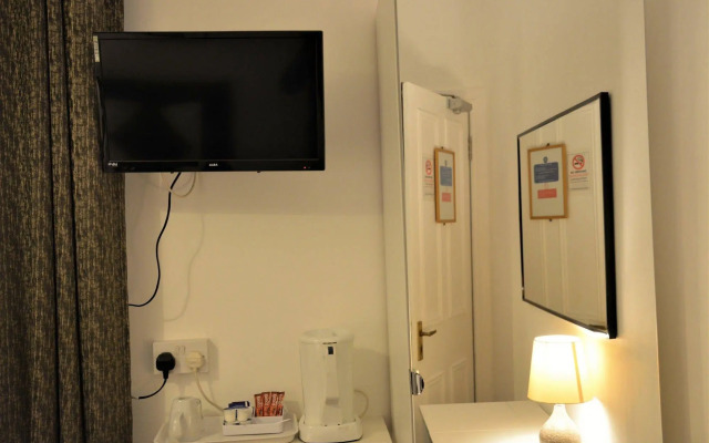 Crown Lodge Guest House