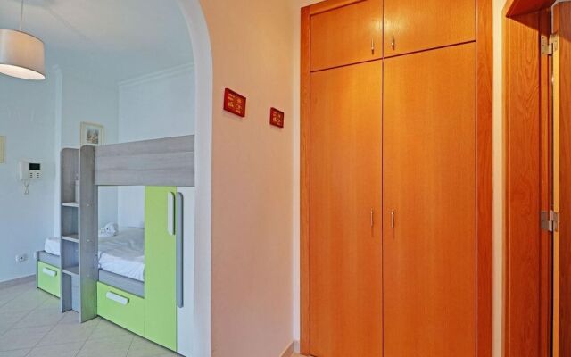 Arma O DE Pera Central by Homing