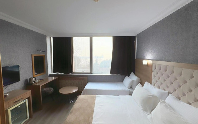 Lounge Boutique Hotel