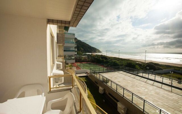 Entremares Residence
