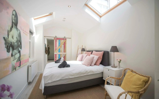 The Bond Studio FREE PARKING