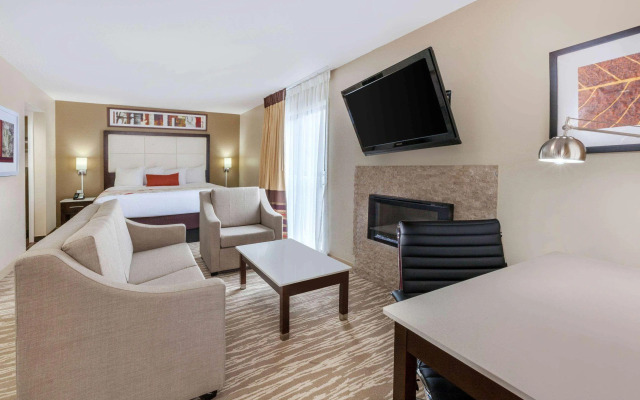 Hawthorn Suites by Wyndham Detroit Southfield