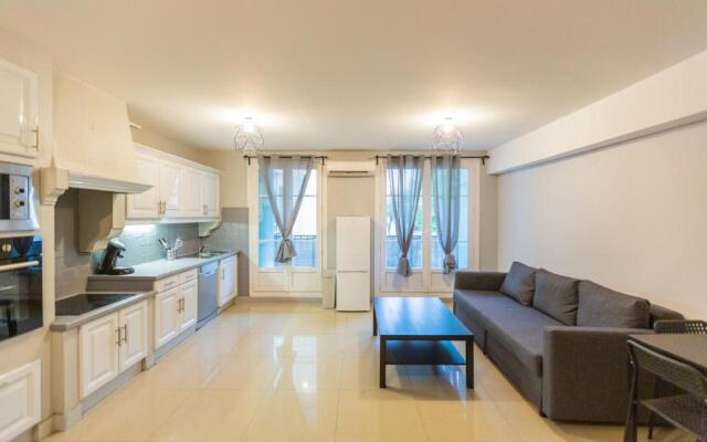 Superbe T4 renove spacieux avec stationnement libre et gratuit