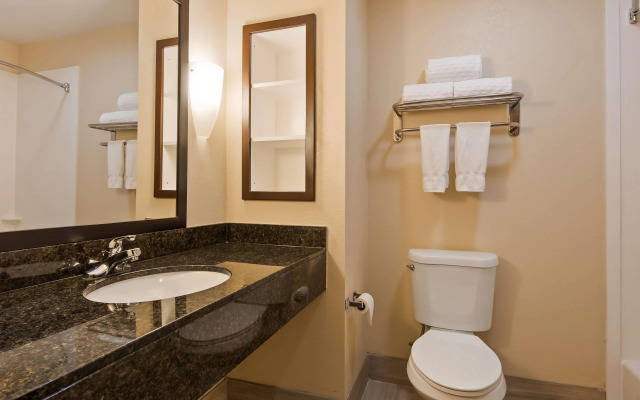 Best Western Plus Sparta Trail Lodge