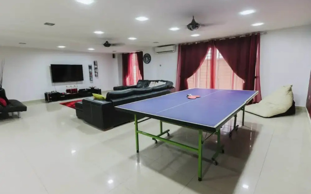 Spacious Luxury 6BR Home in Kemensah, KL