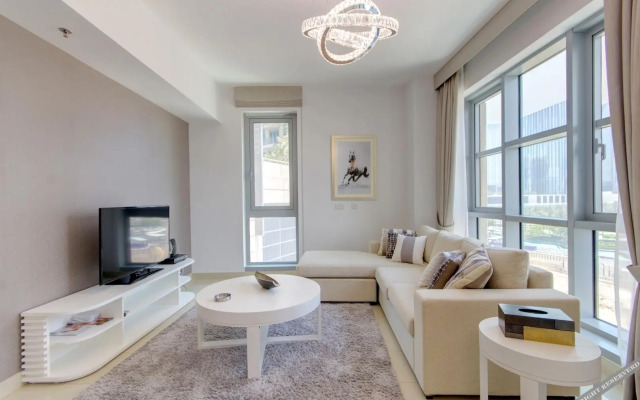 Exquisite1 BR Apartment, Standpoint Tower Downtown