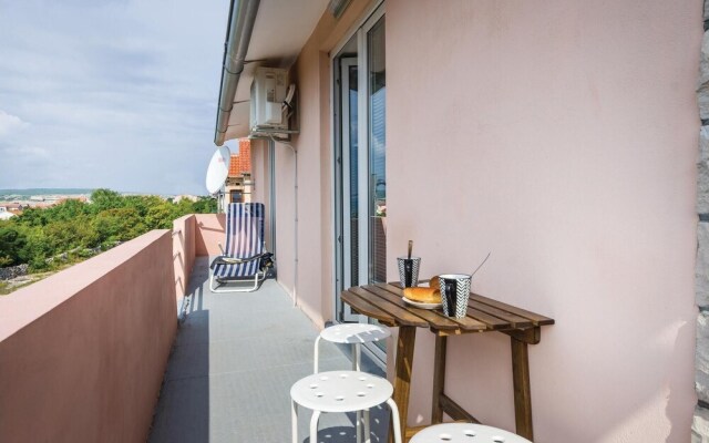 Beautiful Apartment in Maslenica With 3 Bedrooms and Wifi