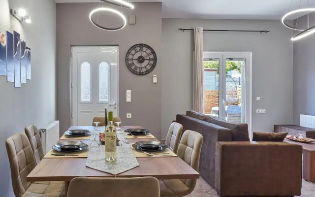 Middle Of Crete Apartment