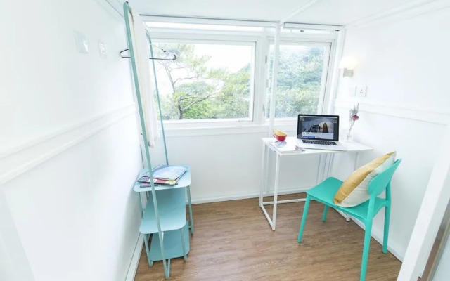 Mini Ocean Park Station - Adults Only