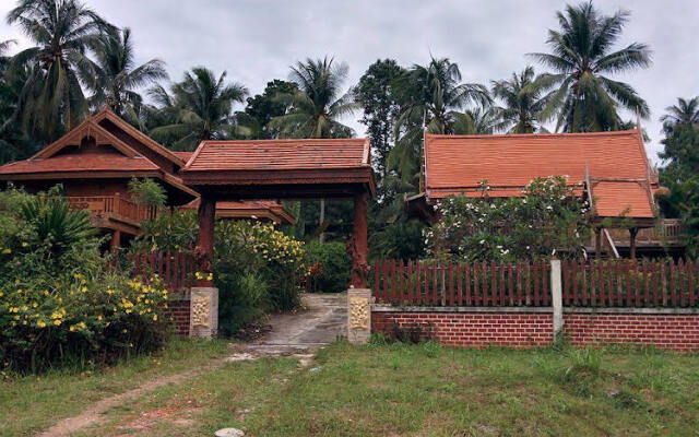 Baan Song Thai