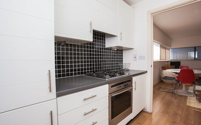 Modern 2 Bedroom Flat In West Ham