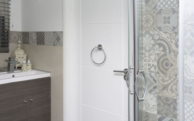 Beautiful 2 Bed Studio