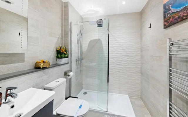 Stunning 1 Bedroom Apt With Balcony-leicester City