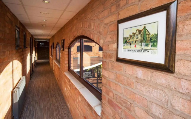 Henley Hotel