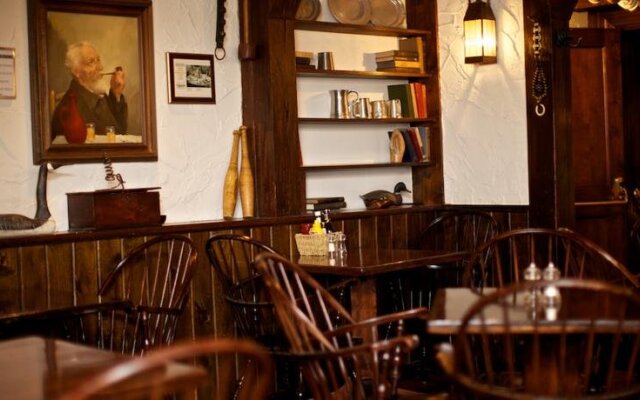 Deer Path Inn