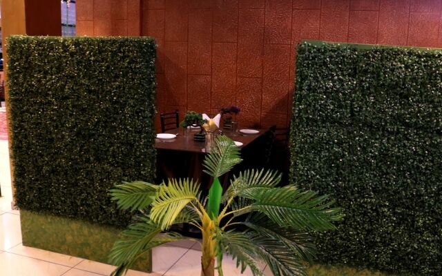 Hotel Shree Palace & Restaurant