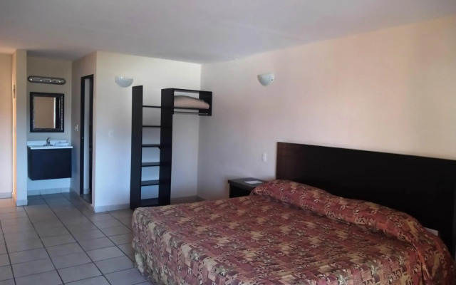 Los Jitos Hotel & Suites