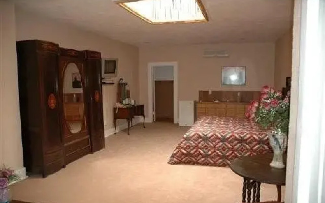 Shaffer Hotel