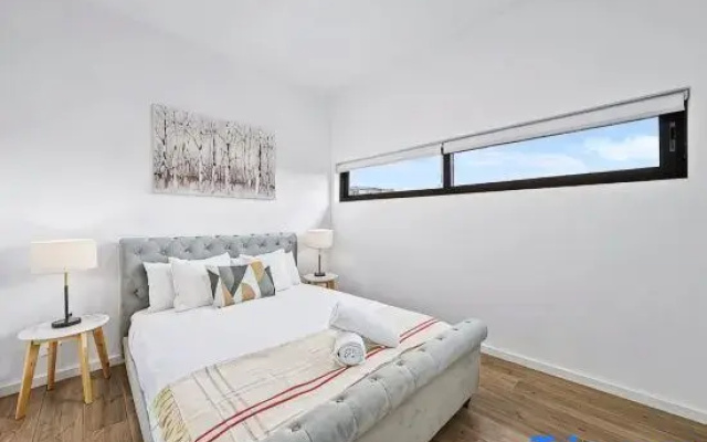 Rooftop 2 Bed Apt With Terrace at Newtown