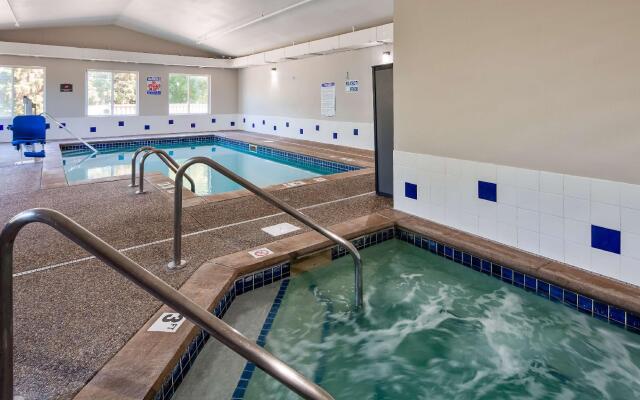 Spark by Hilton Eden Prairie