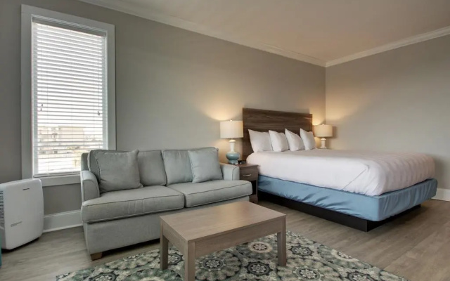 Islander Hotel & Resort