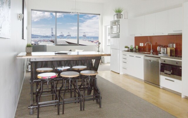 TOWNY - Penthouse with Carpark - 2 Bedrooms