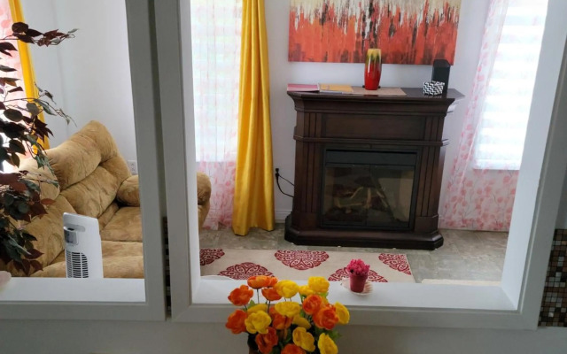 Vibrant apartment in the heart of the town